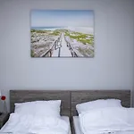아파트 Z Ogrodkiem 트르제삭츠