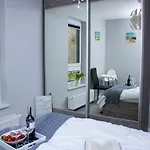 Z Ogrodkiem 아파트