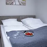 Z Ogrodkiem 아파트 *