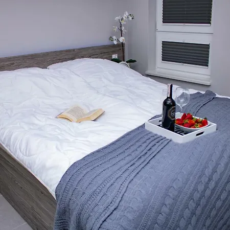 Apartment Z Ogrodkiem