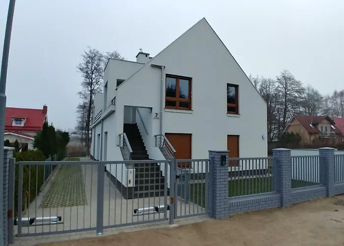 Appartamento Z Ogrodkiem Trzęsacz